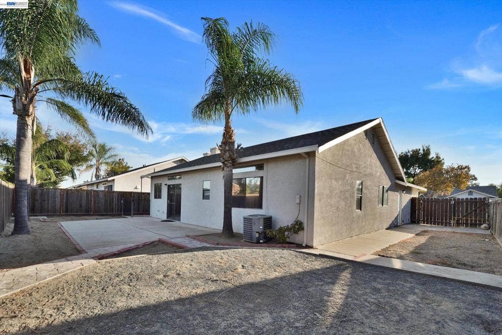 5055 Teixeira Way, Oakley, CA 94561 5055 Teixeira Way, Oakley, CA 94561