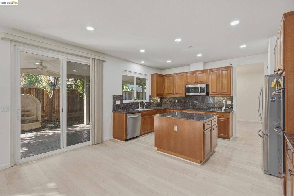 370 Dante Ct, Brentwood, CA 94513 370 Dante Ct, Brentwood, CA 94513