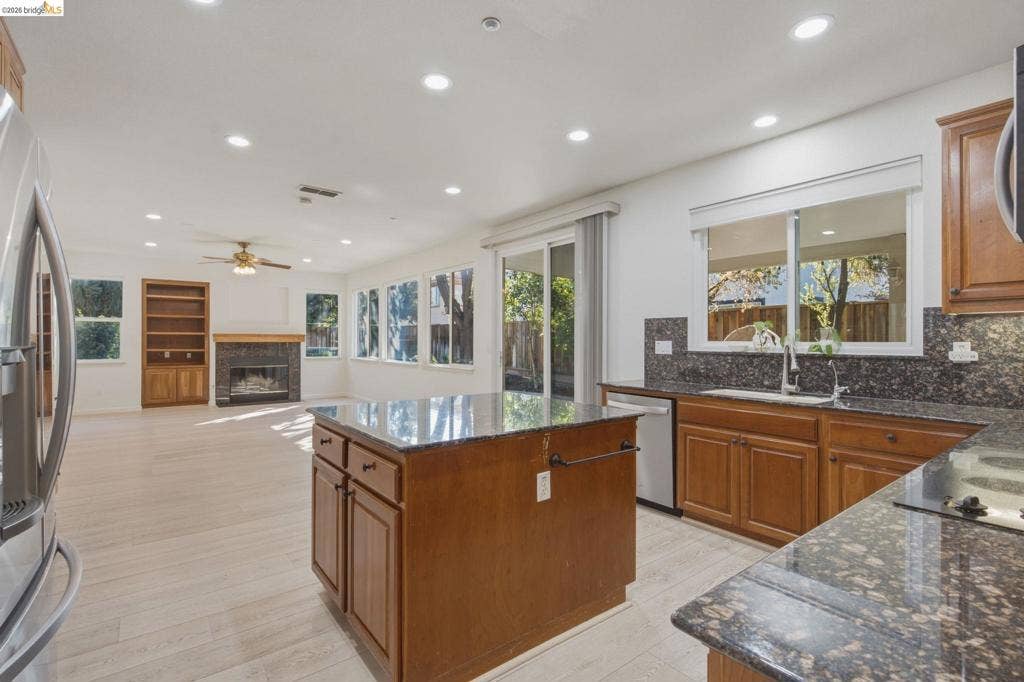 370 Dante Ct, Brentwood, CA 94513 370 Dante Ct, Brentwood, CA 94513
