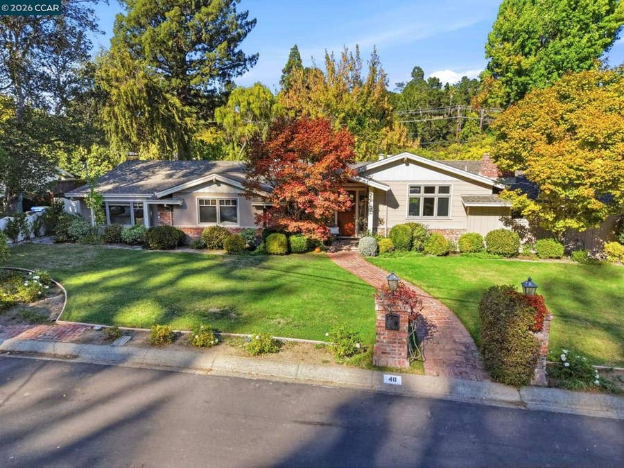 Property photo for 40 Estabueno Dr, Orinda, CA