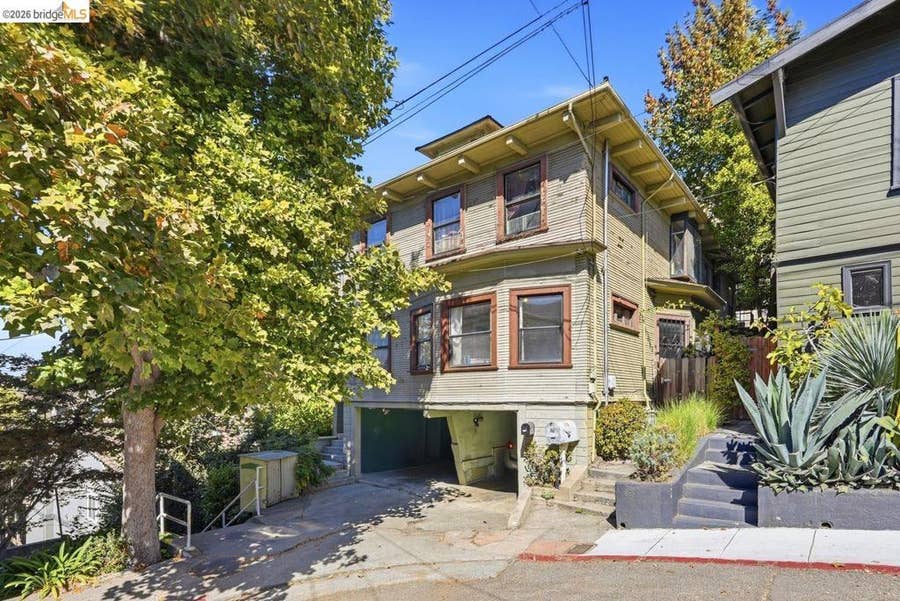 Property photo for 170 Vernon Ter, Oakland, CA