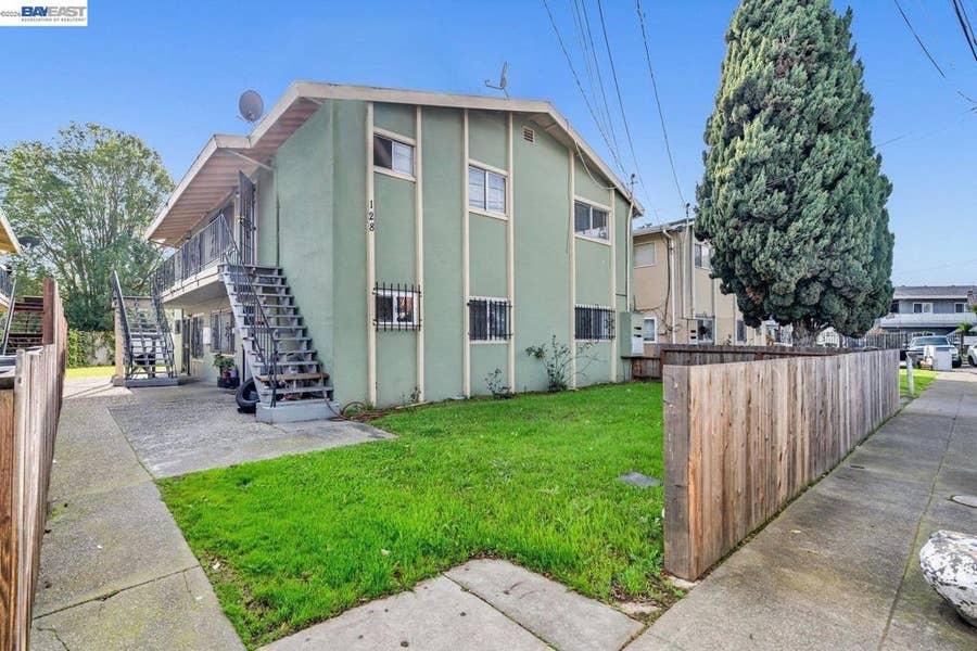 Property photo for 128 Catron Dr, Oakland, CA