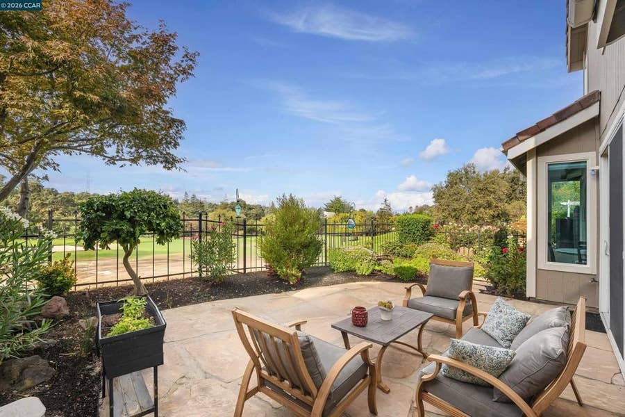 Property photo for 1049 Feather Cir, Clayton, CA