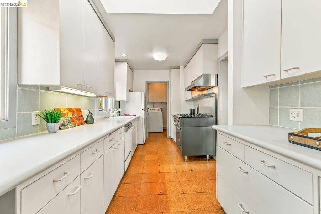 1571 Scenic Ave, Berkeley, CA 94708 1571 Scenic Ave, Berkeley, CA 94708