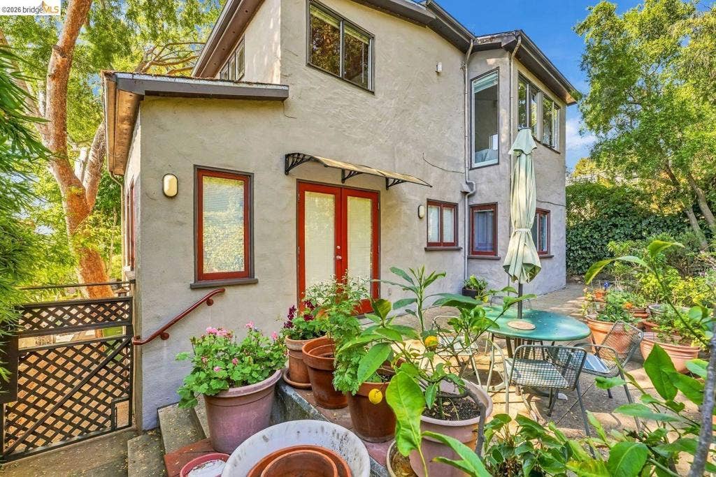 1571 Scenic Ave, Berkeley, CA 94708 1571 Scenic Ave, Berkeley, CA 94708