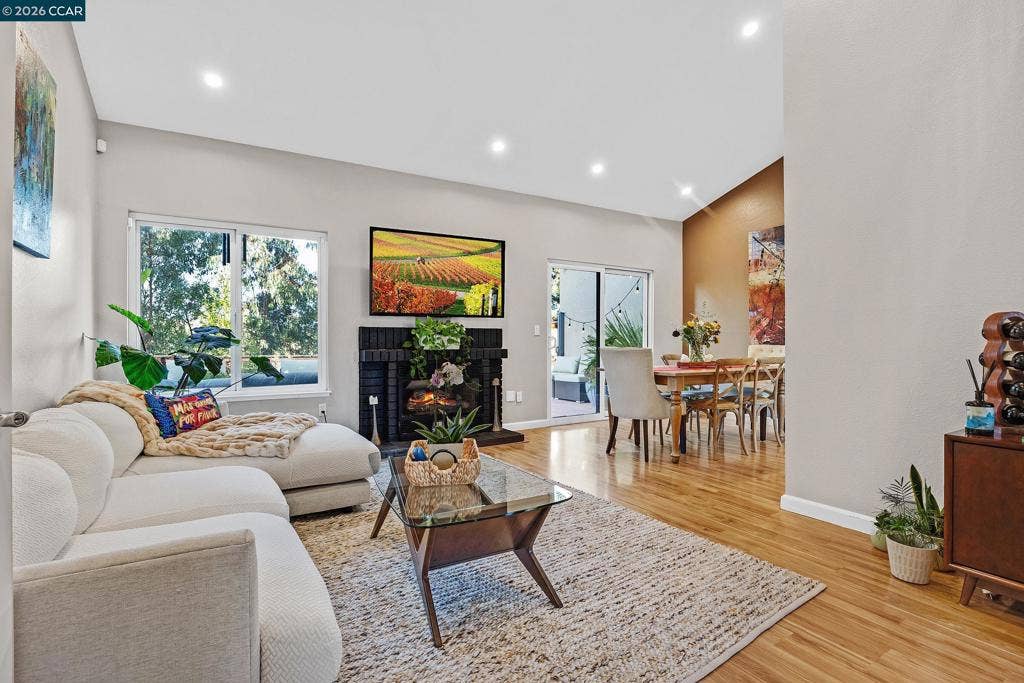 35 Sapphire Ct, Hercules, CA 94547 35 Sapphire Ct, Hercules, CA 94547