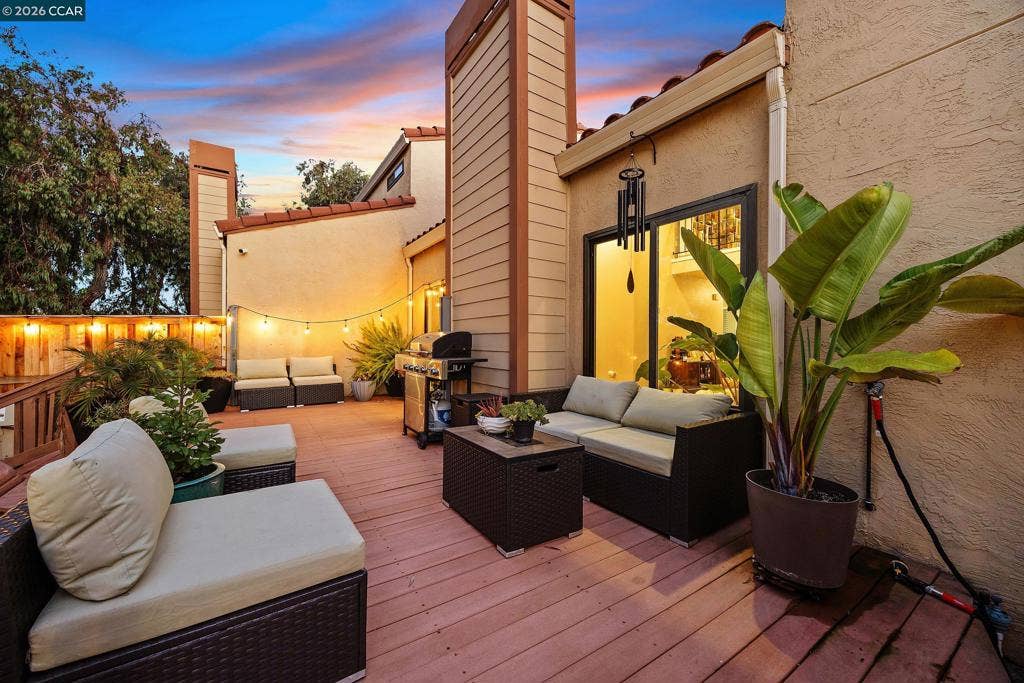 35 Sapphire Ct, Hercules, CA 94547 35 Sapphire Ct, Hercules, CA 94547