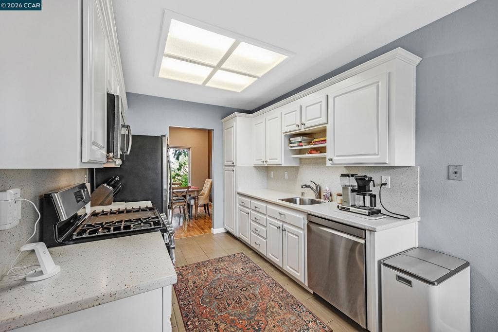 35 Sapphire Ct, Hercules, CA 94547 35 Sapphire Ct, Hercules, CA 94547
