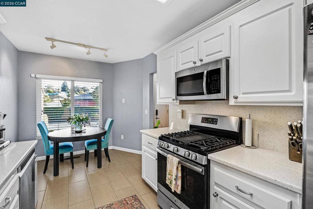 35 Sapphire Ct, Hercules, CA 94547 35 Sapphire Ct, Hercules, CA 94547