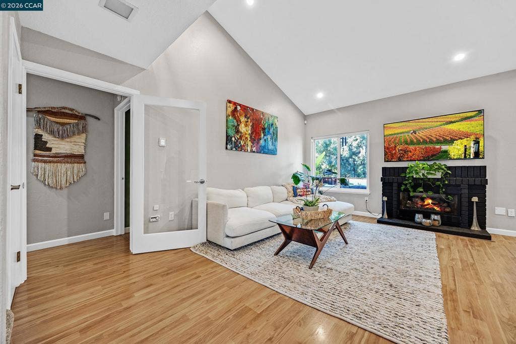 35 Sapphire Ct, Hercules, CA 94547 35 Sapphire Ct, Hercules, CA 94547
