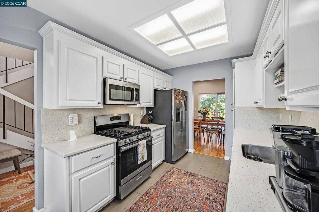 35 Sapphire Ct, Hercules, CA 94547 35 Sapphire Ct, Hercules, CA 94547
