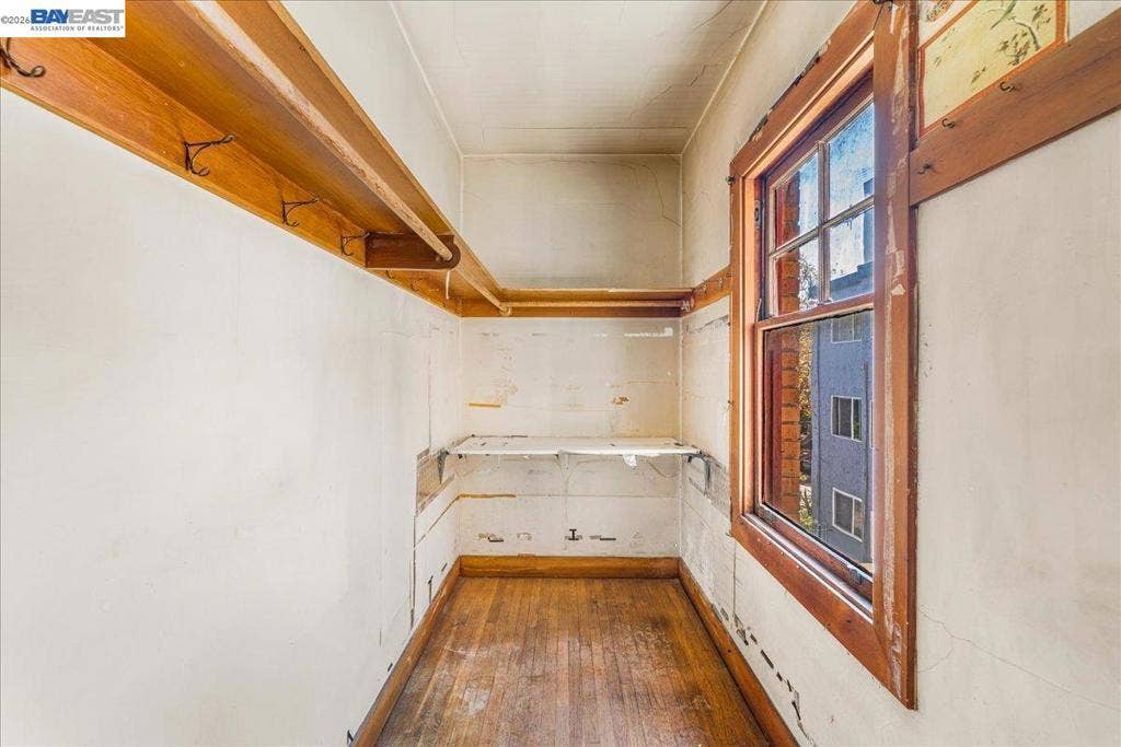473 Crescent St, Oakland, CA 94610