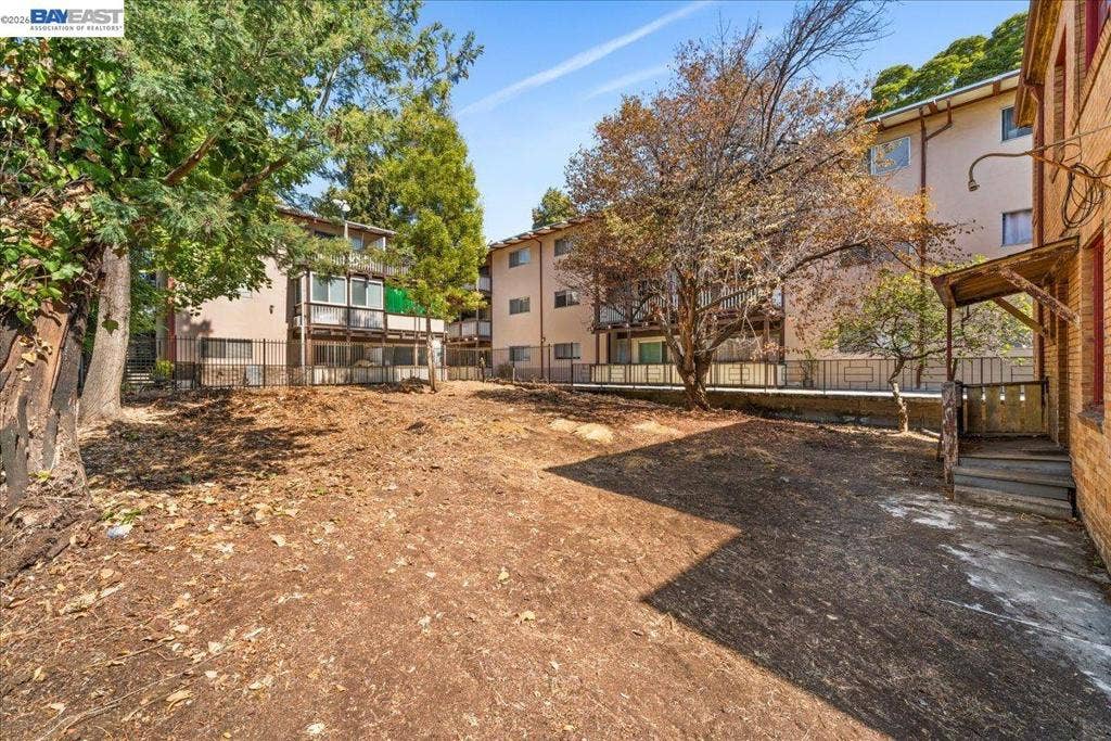 473 Crescent St, Oakland, CA 94610