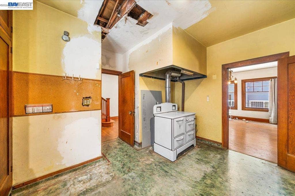 473 Crescent St, Oakland, CA 94610