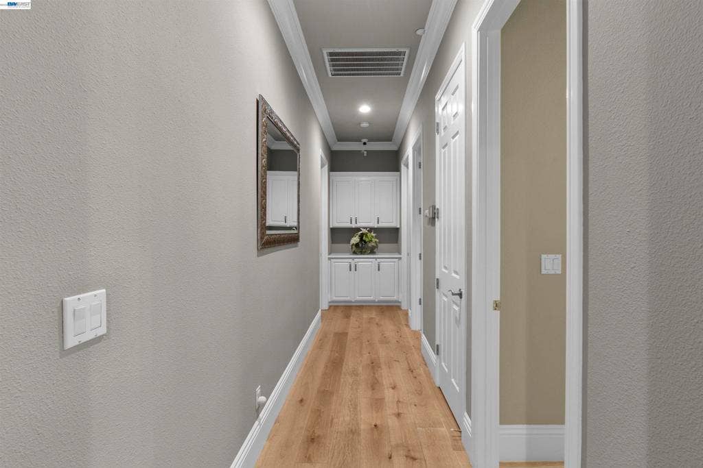 687 Old Oak Rd, Livermore, CA 94550
