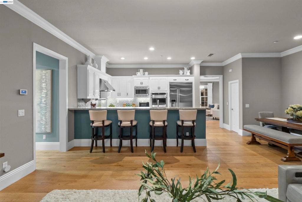 687 Old Oak Rd, Livermore, CA 94550