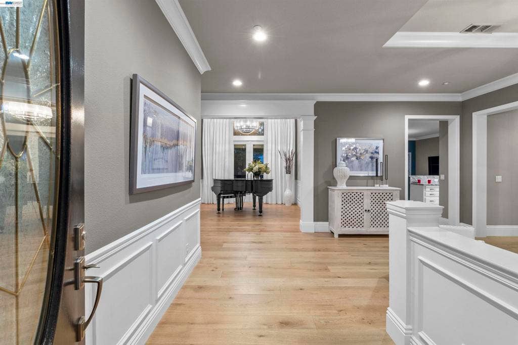 687 Old Oak Rd, Livermore, CA 94550