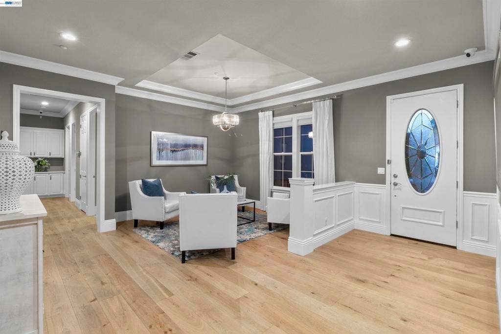 687 Old Oak Rd, Livermore, CA 94550