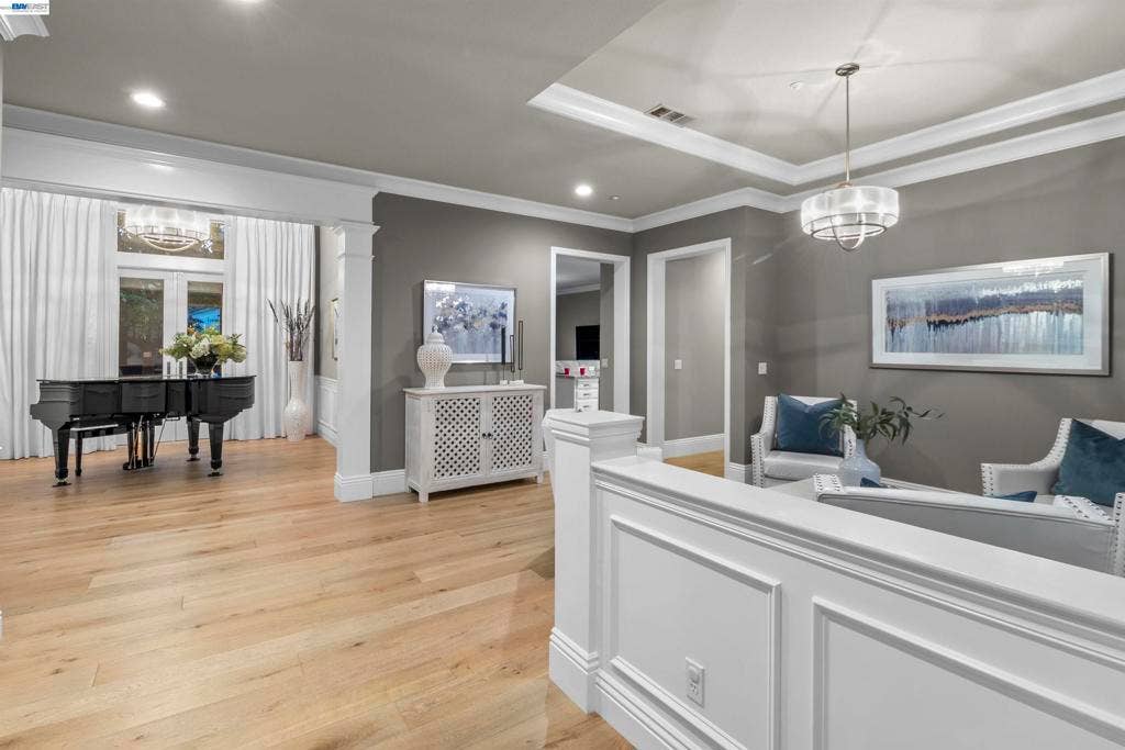 687 Old Oak Rd, Livermore, CA 94550