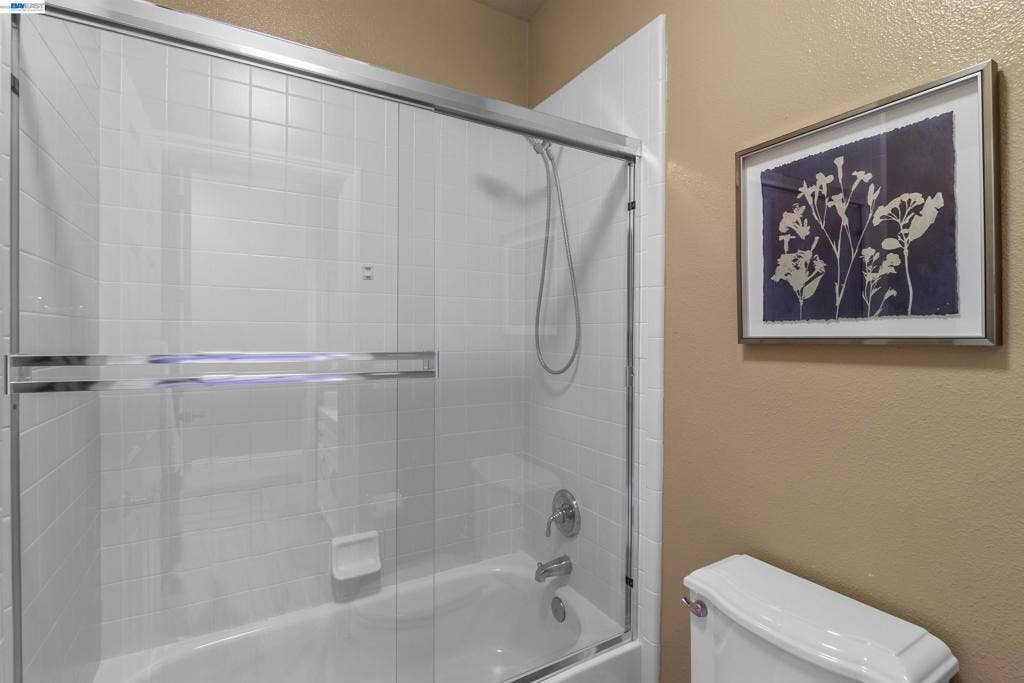 687 Old Oak Rd, Livermore, CA 94550