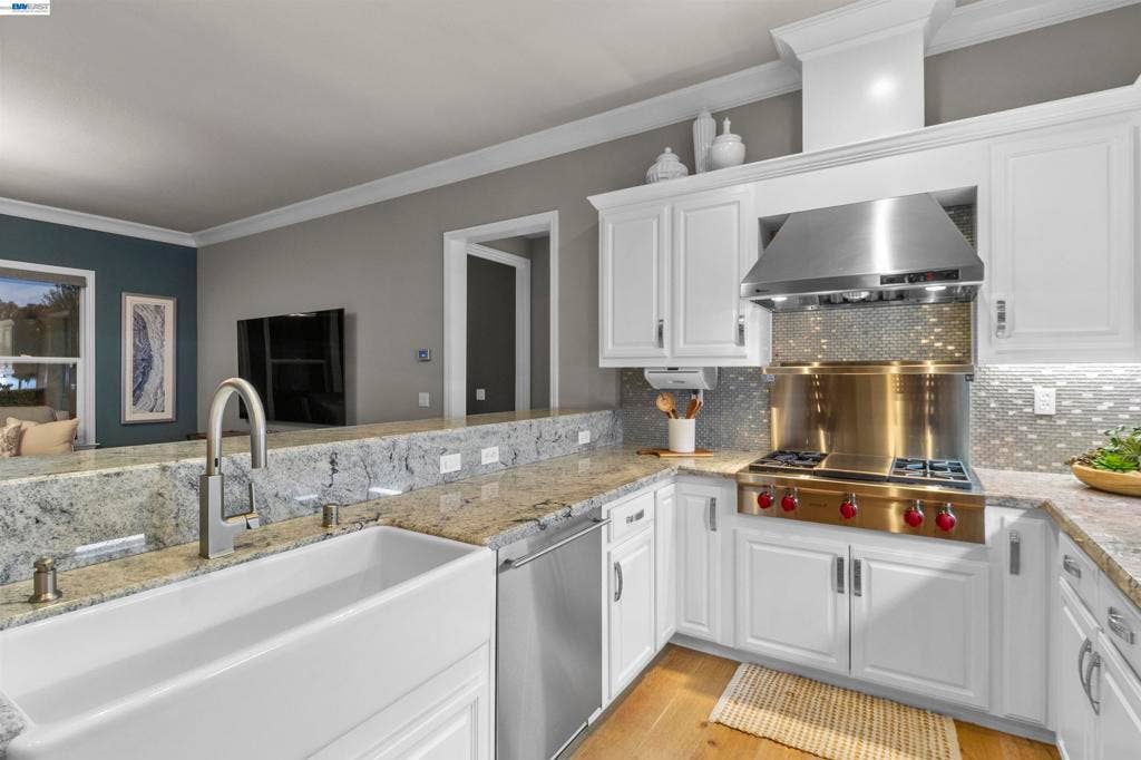 687 Old Oak Rd, Livermore, CA 94550