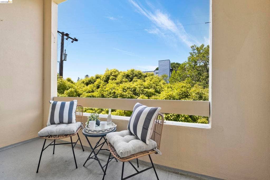 466 Crescent St, #307, Oakland, CA 94610 466 Crescent St, #307, Oakland, CA 94610