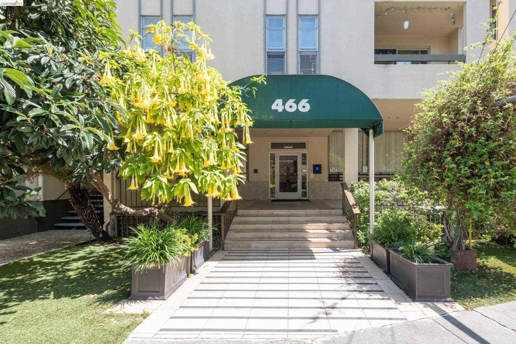 466 Crescent St, #307, Oakland, CA 94610 466 Crescent St, #307, Oakland, CA 94610