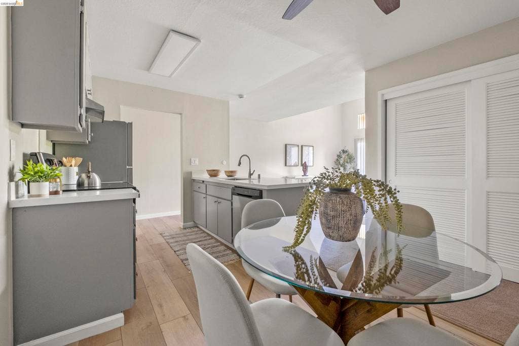 466 Crescent St, #307, Oakland, CA 94610 466 Crescent St, #307, Oakland, CA 94610