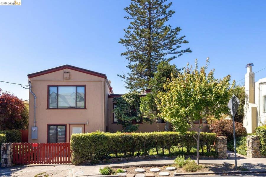 Property photo for 902 Carmel Ave, Albany, CA