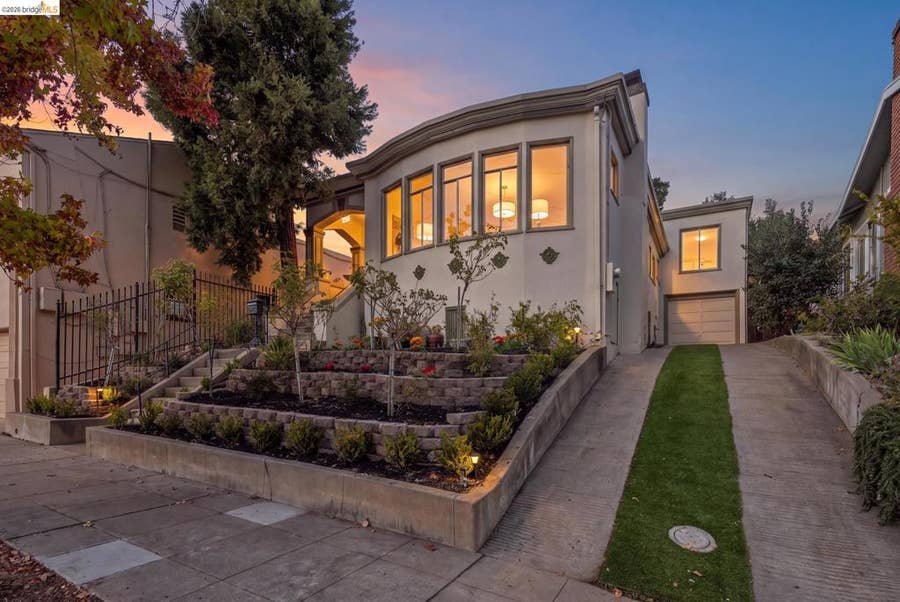 Property photo for 1322 E 38Th St, Oakland, CA