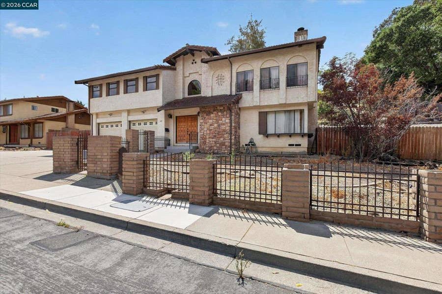 Property photo for 674 Pinon Ave, Pinole, CA