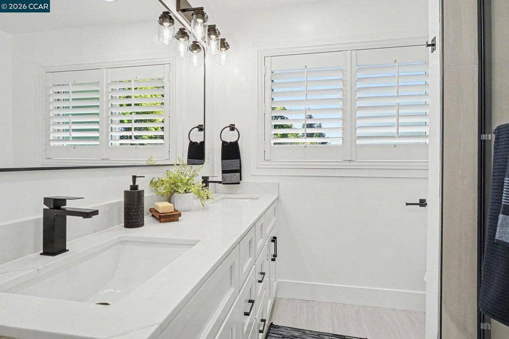 1174 Saint Francis Dr, Concord, CA 94518