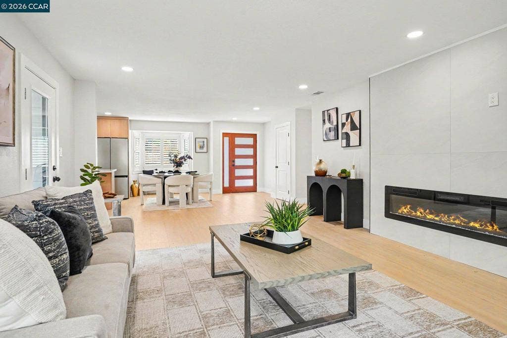 1174 Saint Francis Dr, Concord, CA 94518