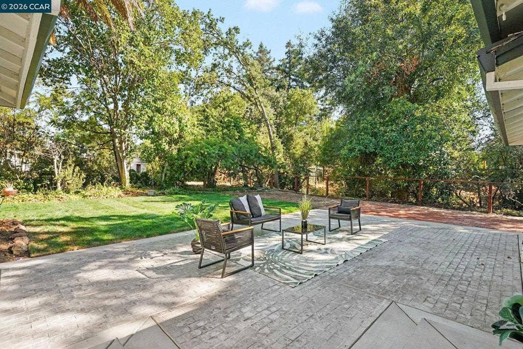 1174 Saint Francis Dr, Concord, CA 94518