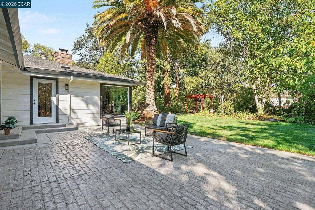 1174 Saint Francis Dr, Concord, CA 94518