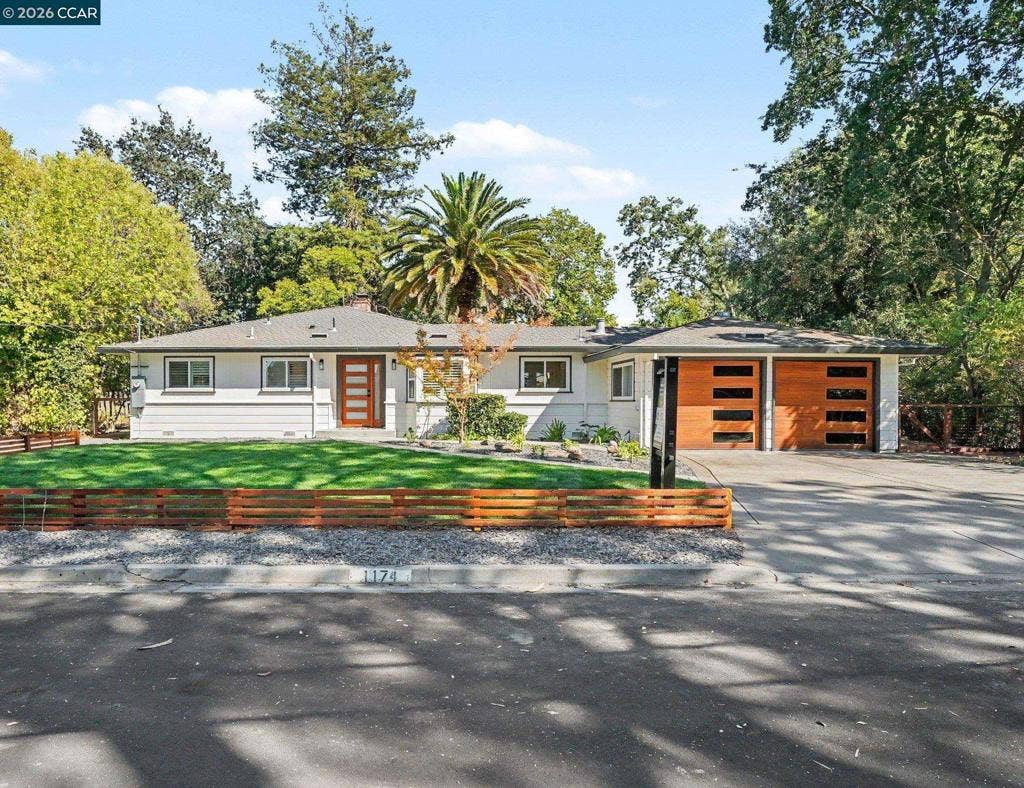 1174 Saint Francis Dr, Concord, CA 94518