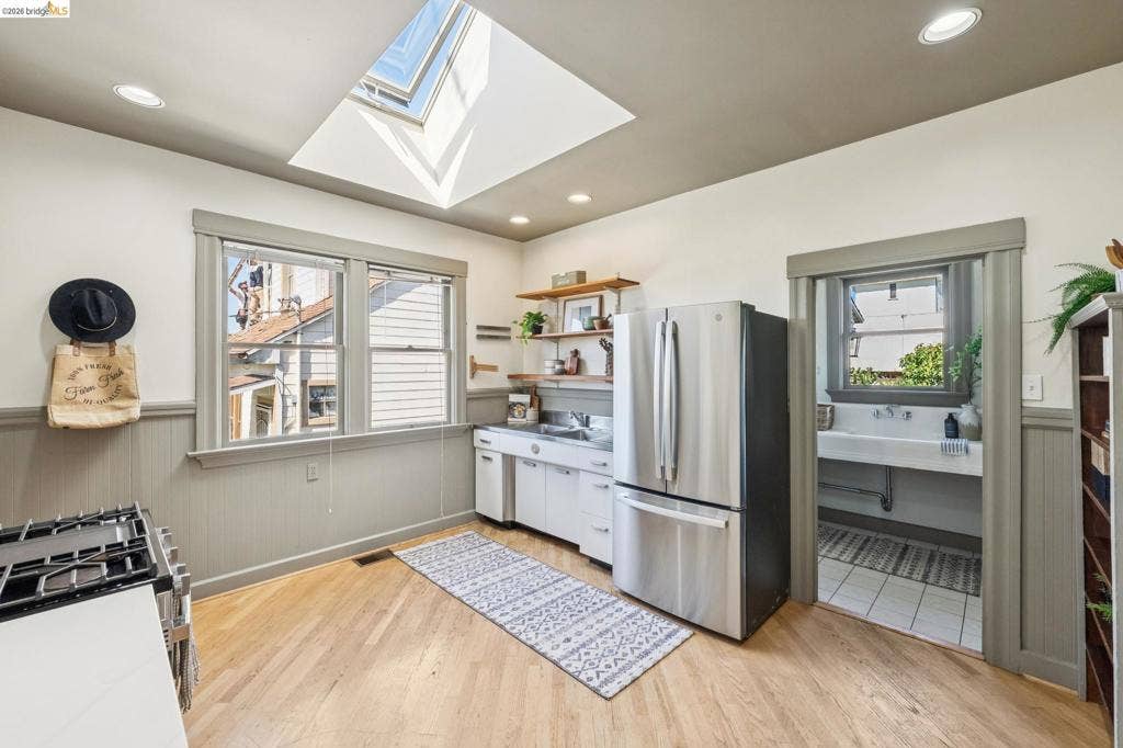1822 E 24Th St, Oakland, CA 94606