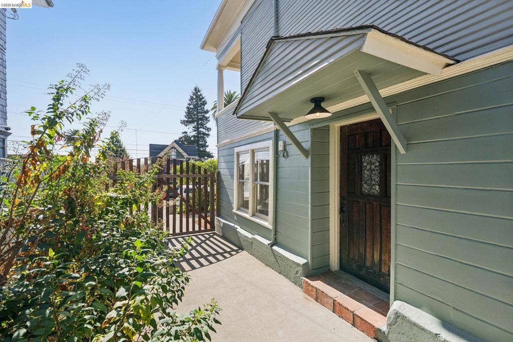1822 E 24Th St, Oakland, CA 94606