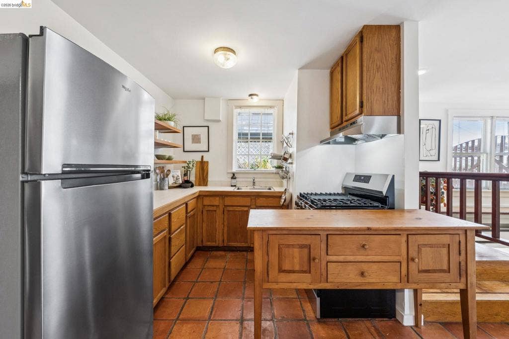 1822 E 24Th St, Oakland, CA 94606