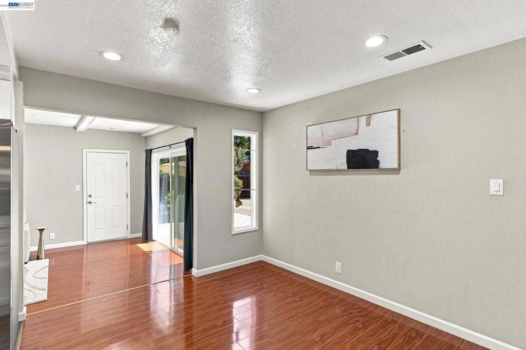 4315 Denker Dr, Pleasanton, CA 94588 4315 Denker Dr, Pleasanton, CA 94588