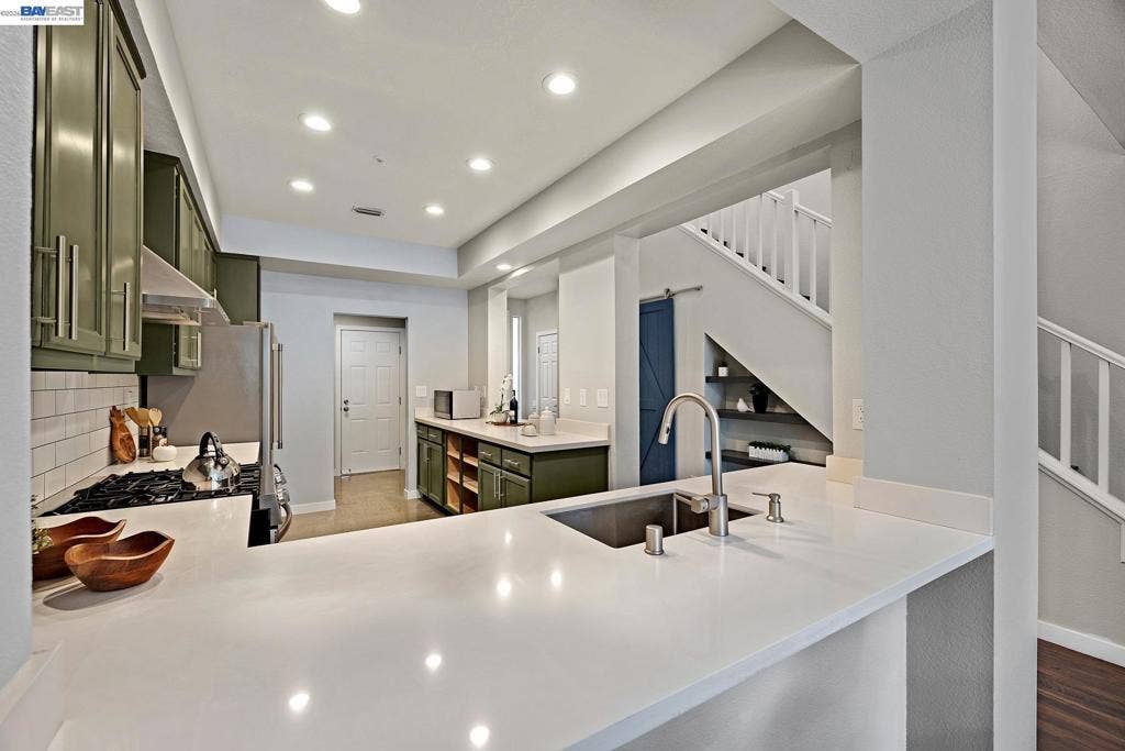 23009 Canyon Terrace Dr, #3, Castro Valley, CA 94552 23009 Canyon Terrace Dr, #3, Castro Valley, CA 94552