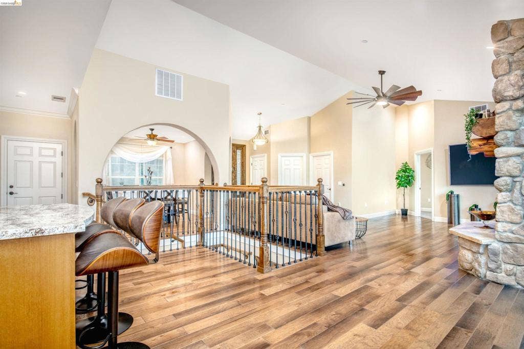 20145 Pleasantview Dr, Groveland, CA 95321-9587