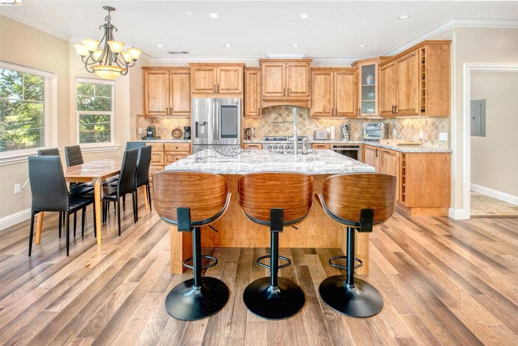 20145 Pleasantview Dr, Groveland, CA 95321-9587