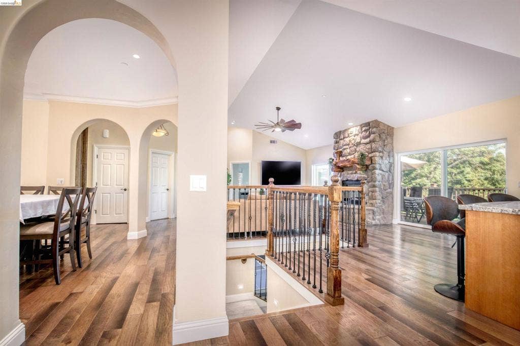 20145 Pleasantview Dr, Groveland, CA 95321-9587