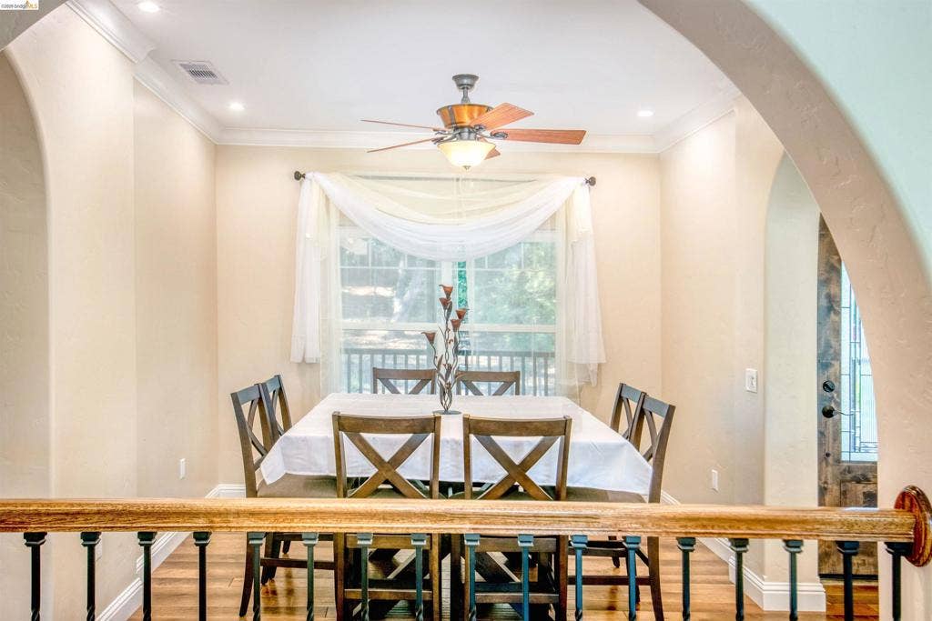 20145 Pleasantview Dr, Groveland, CA 95321-9587
