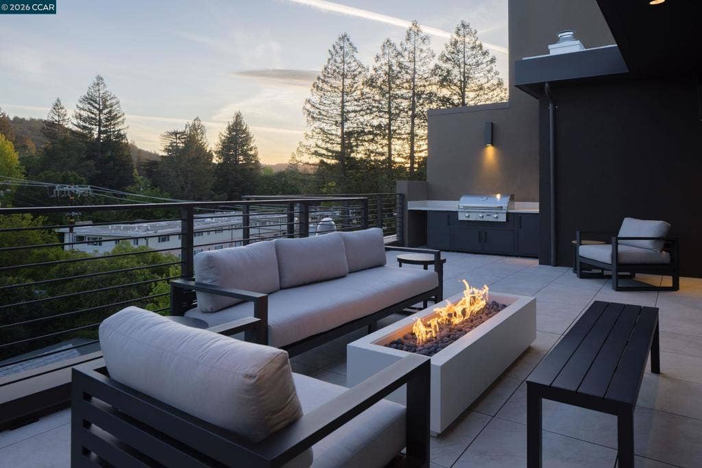 950 Hough Ave, #210, Lafayette, CA 94549 950 Hough Ave, #210, Lafayette, CA 94549