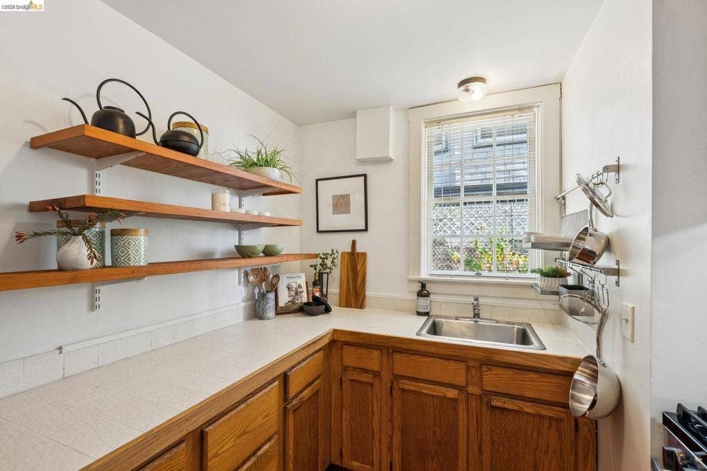 1824 E 24Th St, Oakland, CA 94606