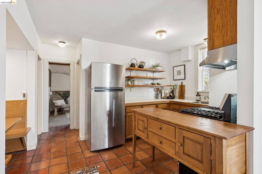 1824 E 24Th St, Oakland, CA 94606