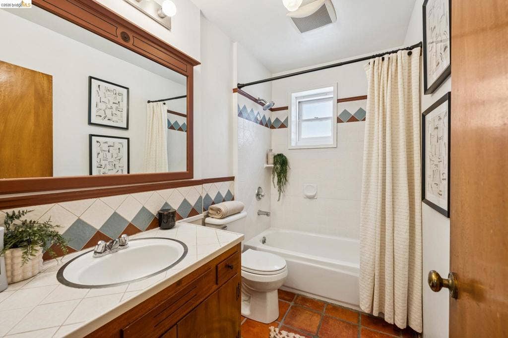 1824 E 24Th St, Oakland, CA 94606