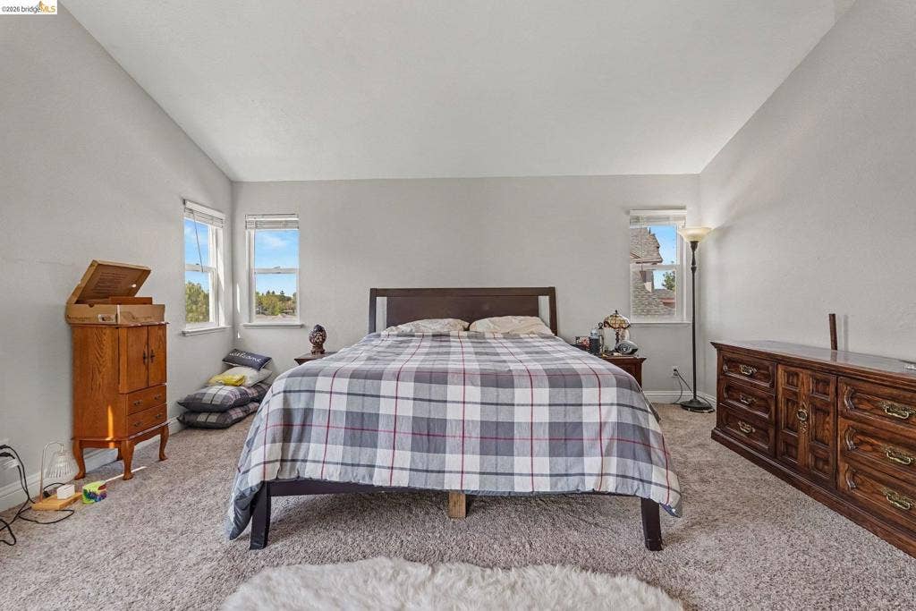 304 Greystone Dr, Antioch, CA 94509 Vaulted ceilings and triple-pane windows providing natural light